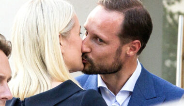 Haakon og Mette-Marit vekker oppsikt i Spania: