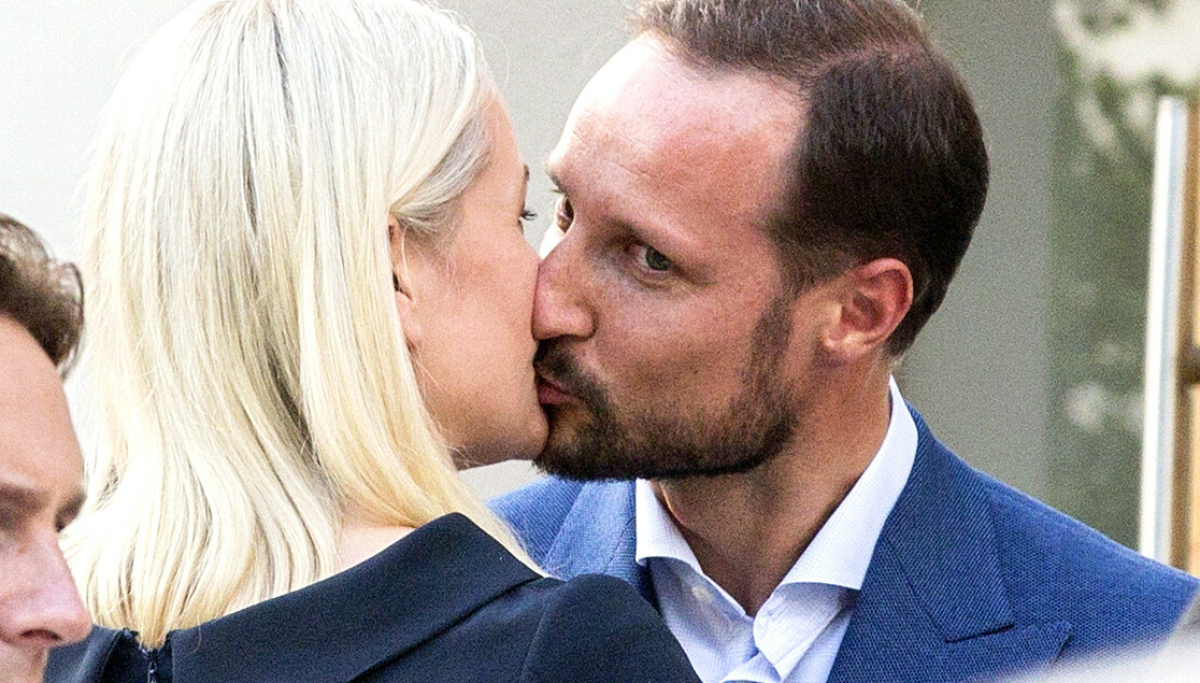 Haakon og Mette-Marit vekker oppsikt i Spania: