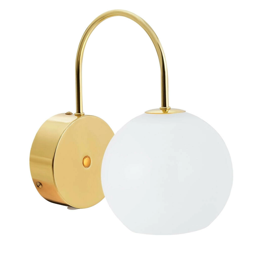Rund
vegglampe
(kr 780,
Nordlux).