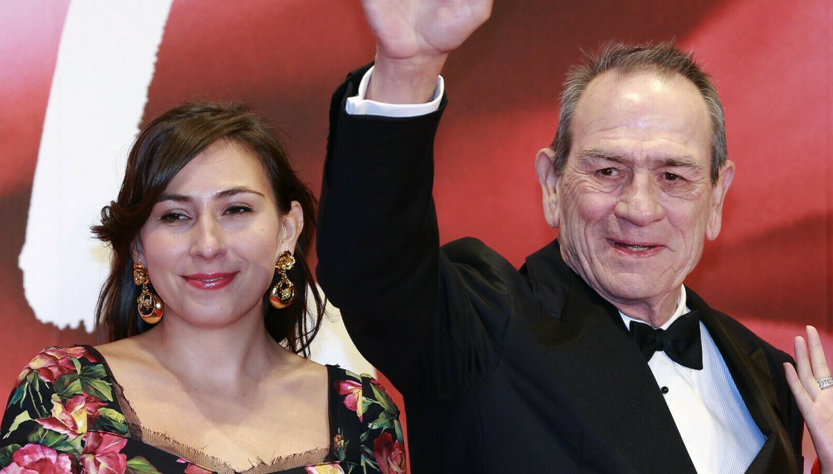 Tommy Lee Jones bryter tausheten etter datterens plutselige bortgang