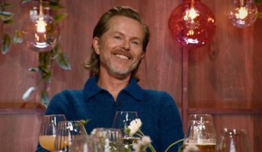 Vi anmelder låt for låt