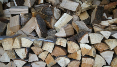 Vedprisene står stille - kulda øker etterspørselen