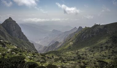 400 turister strandet på grunn av kamper