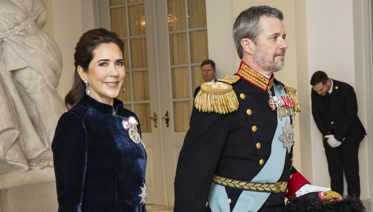 Dronning Mary får skryt for nyttårsantrekkene