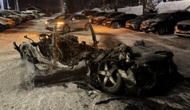 Bil utbrent etter brann