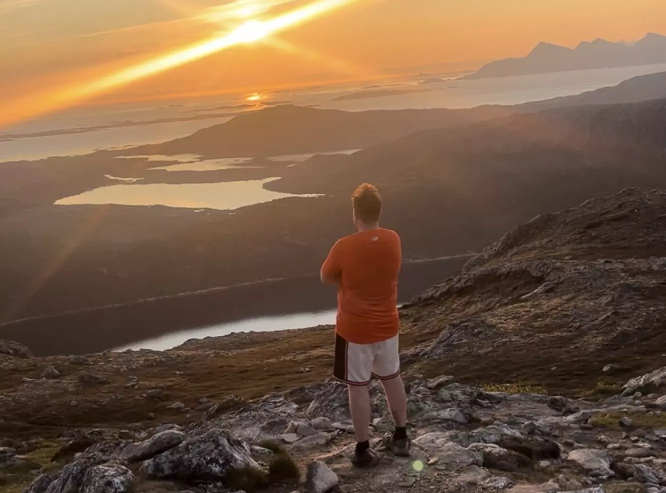 SER FRAMOVER: Kristian håper historien hans kan inspirere andre som føler seg fastlåst i jakten på kjærligheten. Foto: Privat