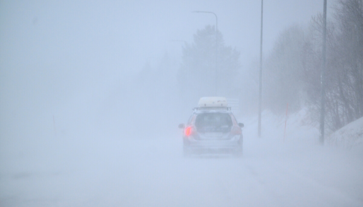 Snøalarm i Sverige: - Hold dere hjemme