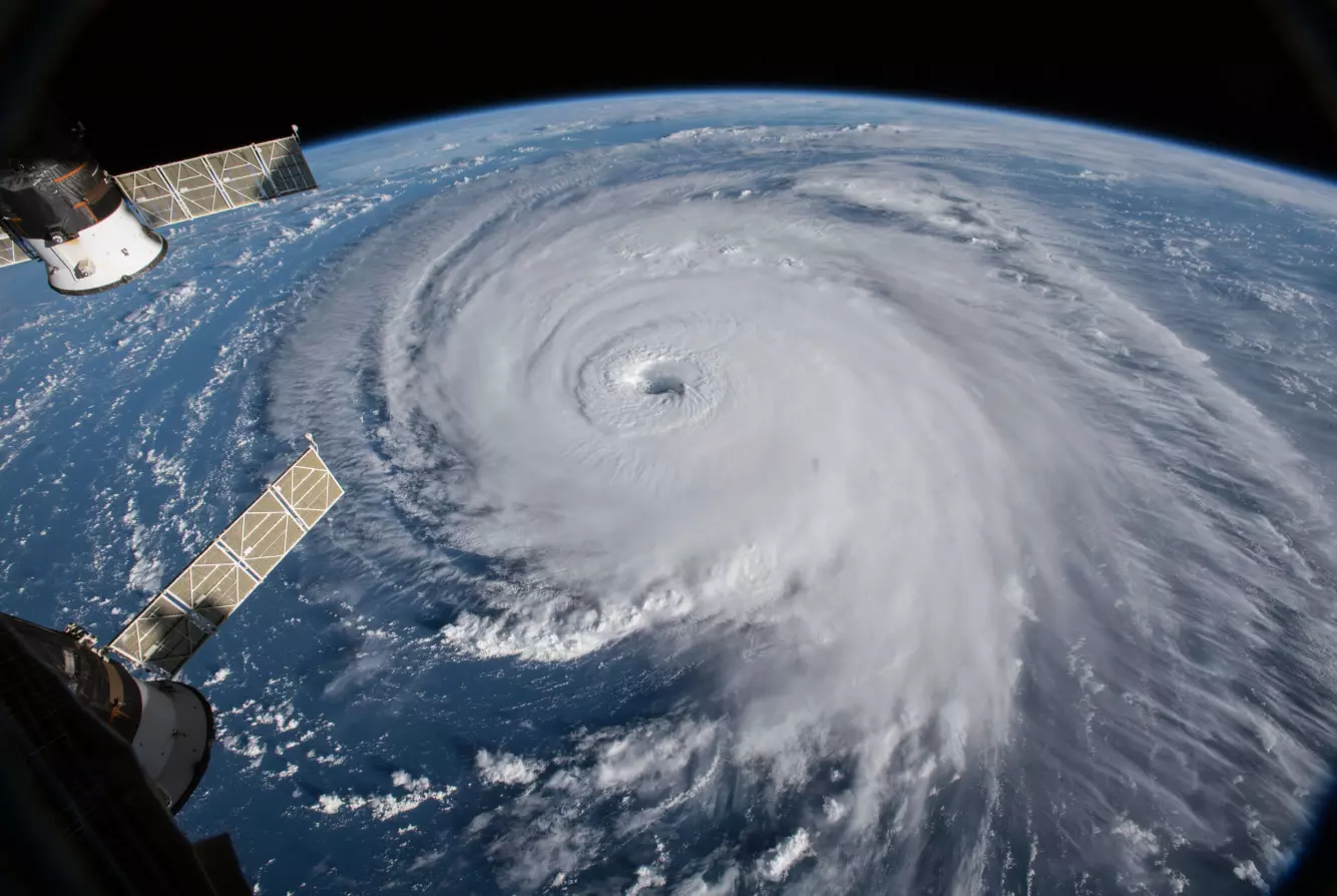 UTSIKT: ISS over jorda, hvor man ser orkanen Florence herje. Foto: Nasa