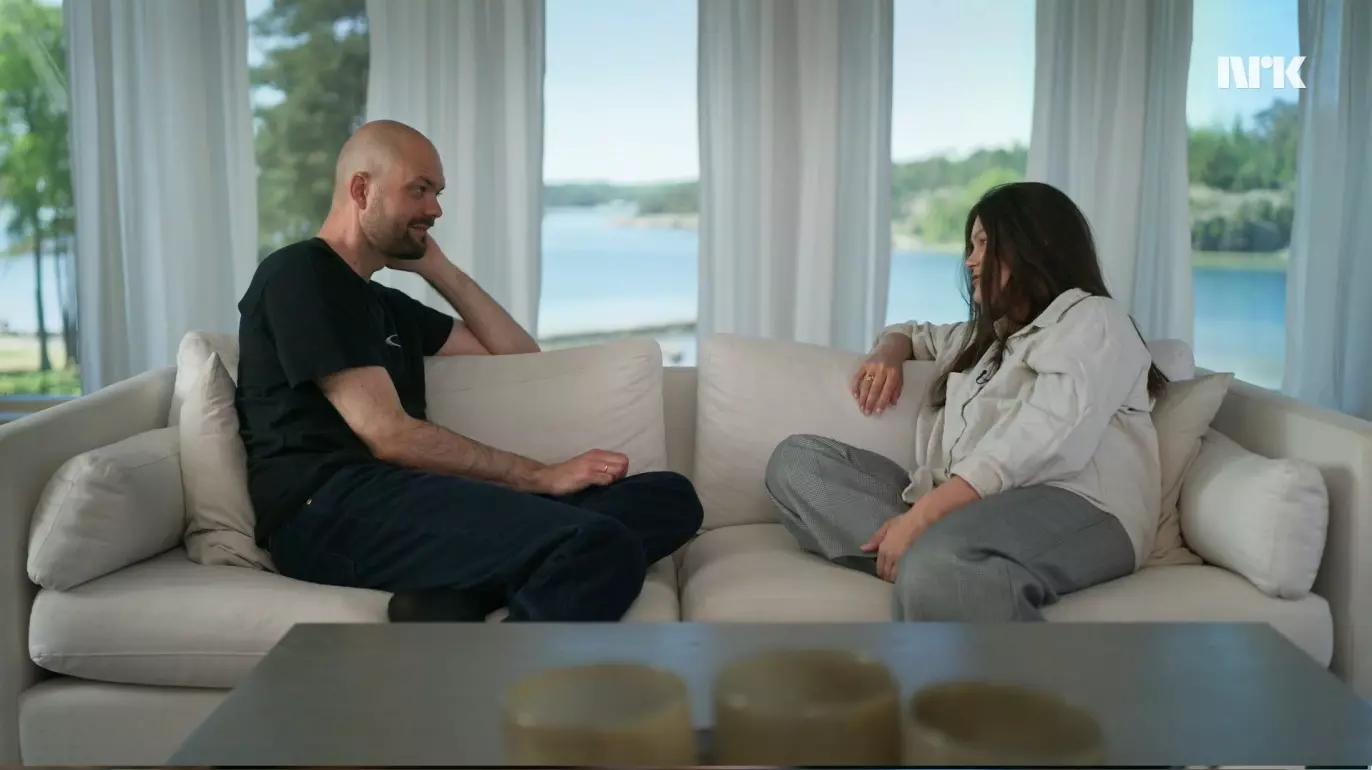 STERKT: Lars forteller at det var sterkt å møte Rikke og de andre under innspillingen. Foto: NRK