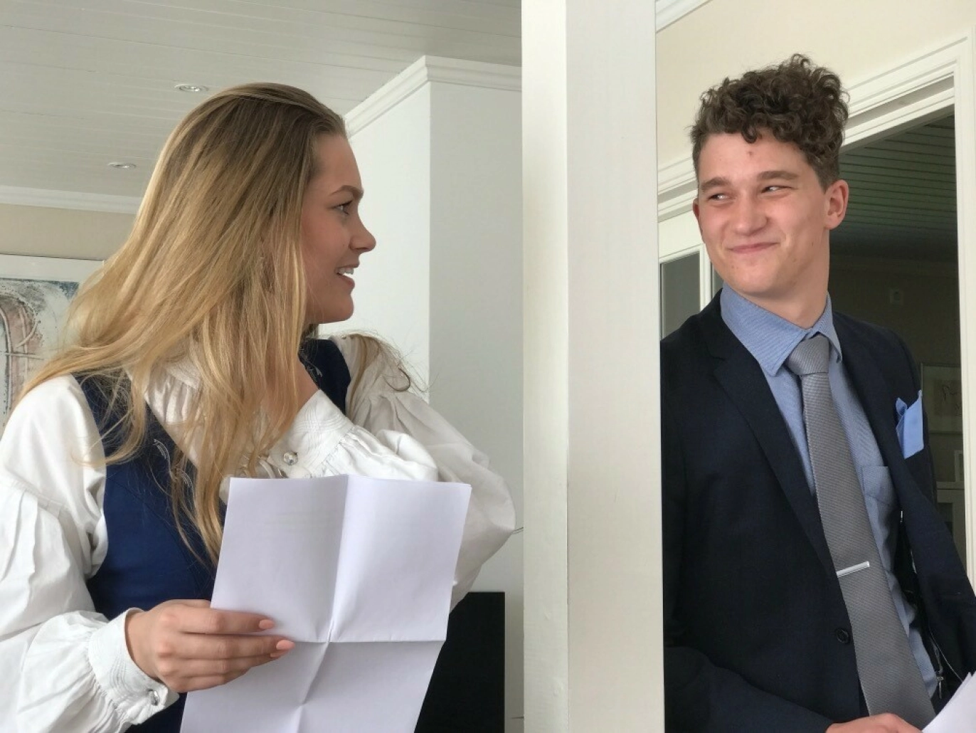 SØSKENFLOKK: Rikke og Truls holdt tale i konfirmasjonen til søsteren Helene. Foto: Privat