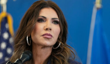 - Flere hundre agenter på vei - Dagbladet