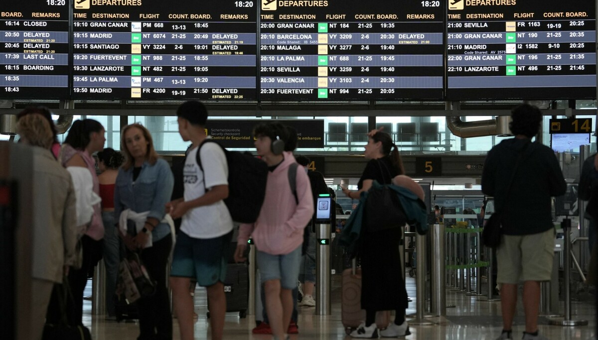 Mann forsøkte å gå om bord i et fly med sin døde kone