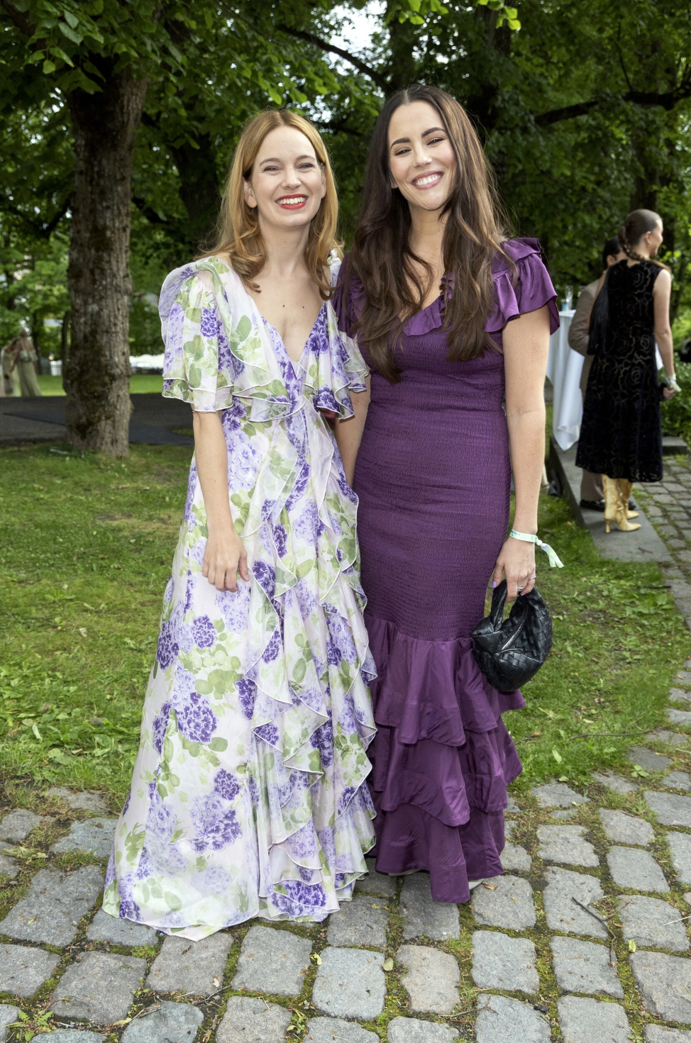 FANT TILBAKE: Etter over 20 år fra hverandre, ble Marion Ravn og Marit Larsen gjenforent på scenen som M2M, og fant tilbake til vennskapet. Her er de på ELLE-festen i mai. Foto: Andreas Fadum