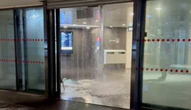 Stor vannlekkasje på Nydalen T-banestasjon