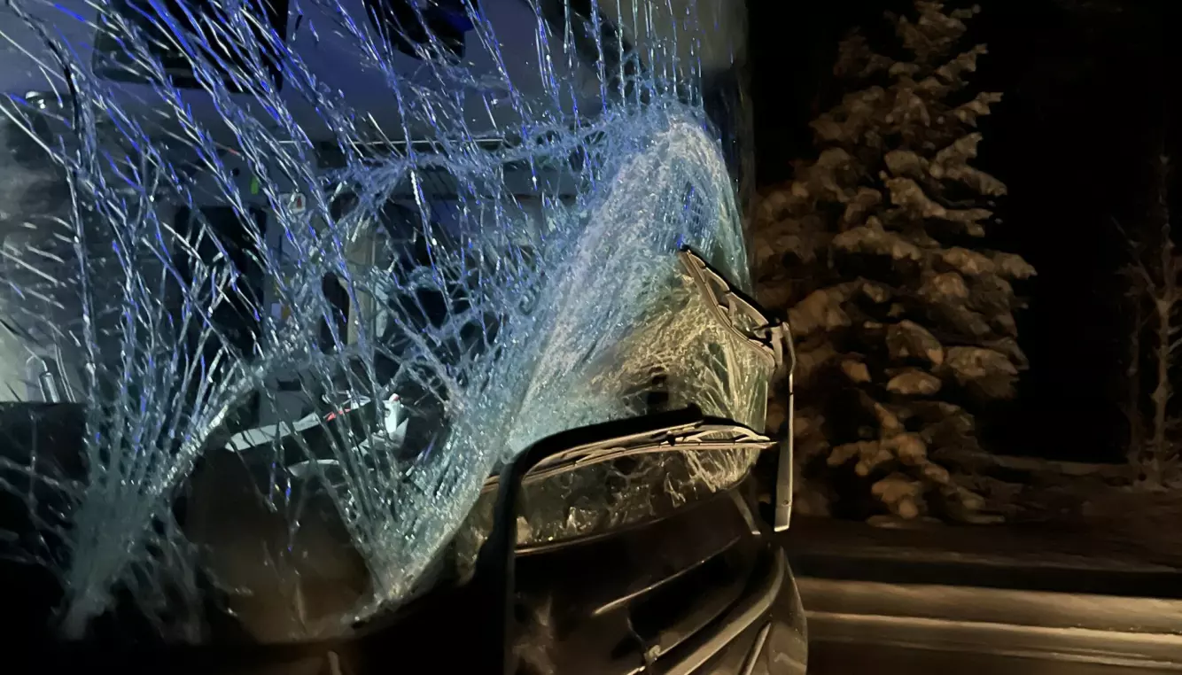 KNUST FRONT: Vy beskriver bussen som totalskadd etter sammenstøtet. Foto: Viljar Venjum