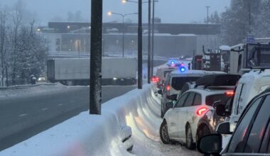 Trailer sperrer E18 - Dagbladet