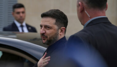 Erklærer unntakstilstand etter russiske angrep