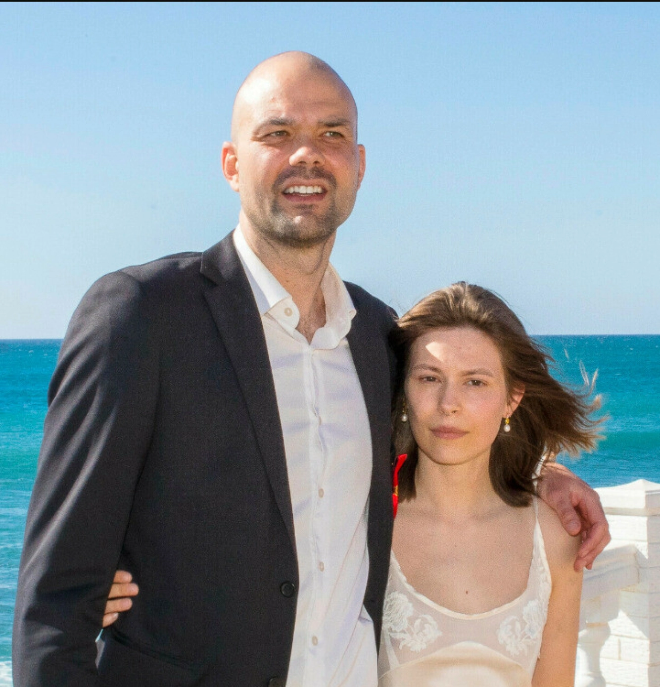 NYGIFT: Lars og Ingrid giftet seg i Sjømannskirken i Arguineguín i starten av 2025. Foto: David Steffensen