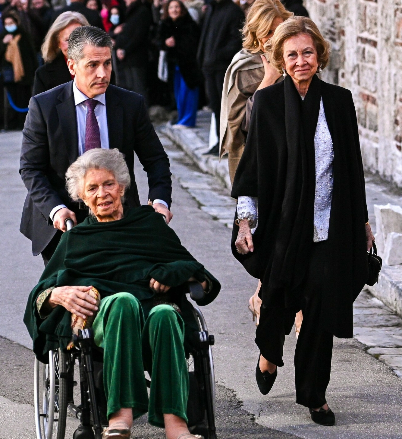 SISTE BILDE: Prinsesse Irene ankommer bryllupet til nevøen prins Nikolaos i Athen i februar 2025. Dette ble hennes siste offentlige opptreden. Foto: Stefanos Kyriazis/ZUMA Press Wire/Shutterstock/NTB