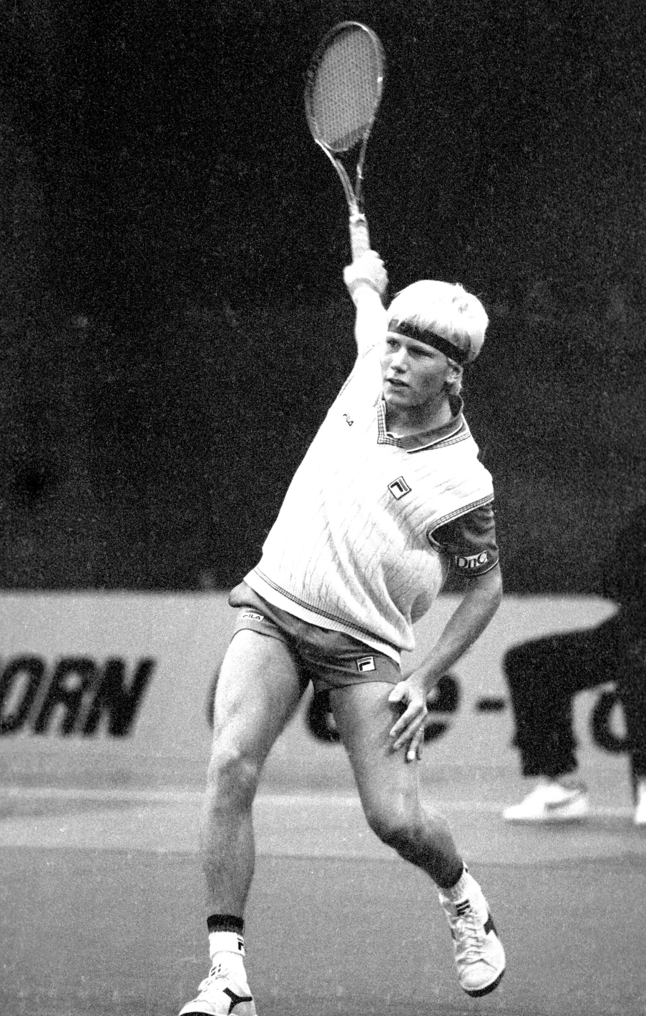 STOR KARRIERE: Morten vant ni NM-titler på 1980-tallet, derav fire i single, og ble belønnet med flere kongepokaler. På sitt beste var han ranket 302 i verden som proff. Her ser vi ham i 1983. Foto: NTB