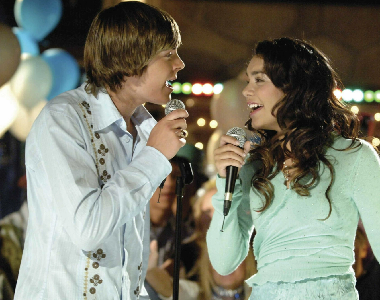 DER DET HELE STARTET: De fleste som har sett filmene om Troy Bolton og Gabriella Montez husker denne scenen i den første filmen. Foto: NTB Scanpix