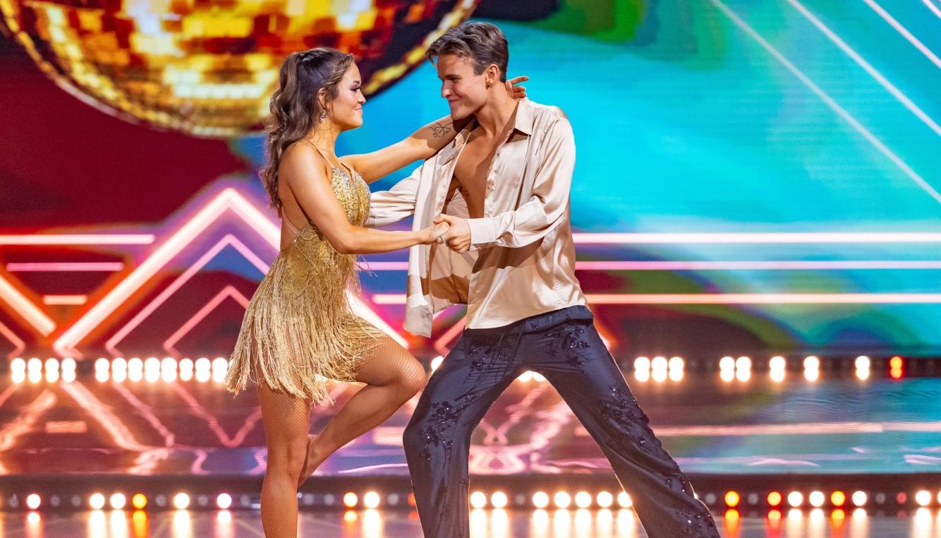 IKKE ET SAVN: Trygve Bennetsen synes dansing er kjempegøy, men han savner ikke hardtreningen han heller. Her avbildet med dansepartner Ida Amy Sund under generalprøven til finalen av «Skal vi danse» 2025. Foto: Thomas Andersen / TV 2