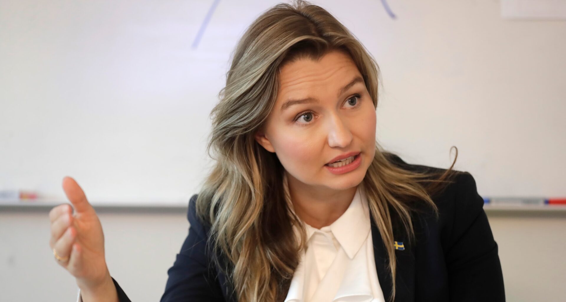 Elon Musk tar betalt for å la X-brukere avkle kvinner mot deres vilje