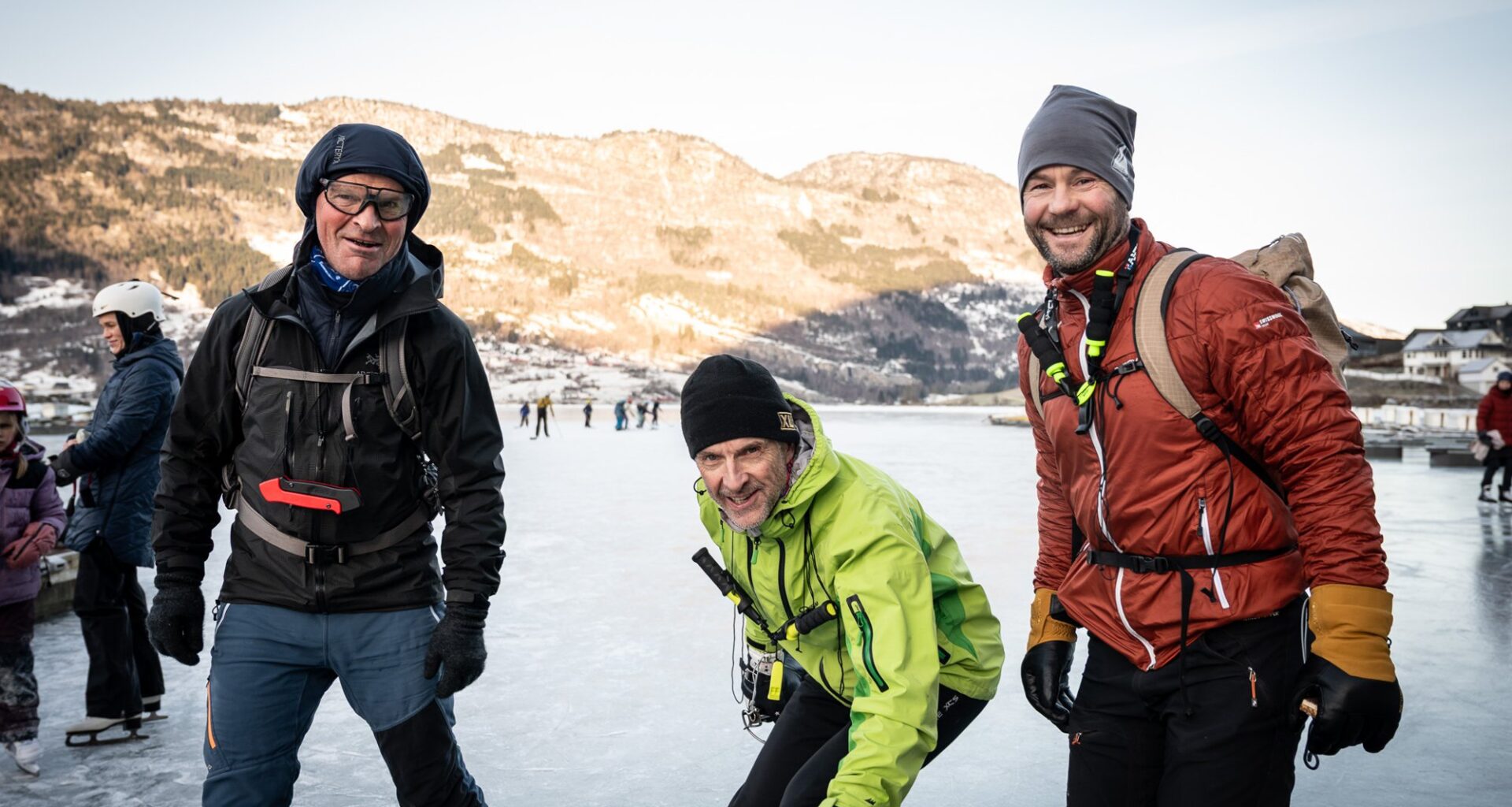 Luster | Skøyteglede på fjorden: – Ein veldig fin helgeaktivitet - Sogn Avis