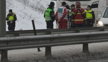 Nyhetsvarsel, Trafikkulykke | Funnet død person i veibanen på E6