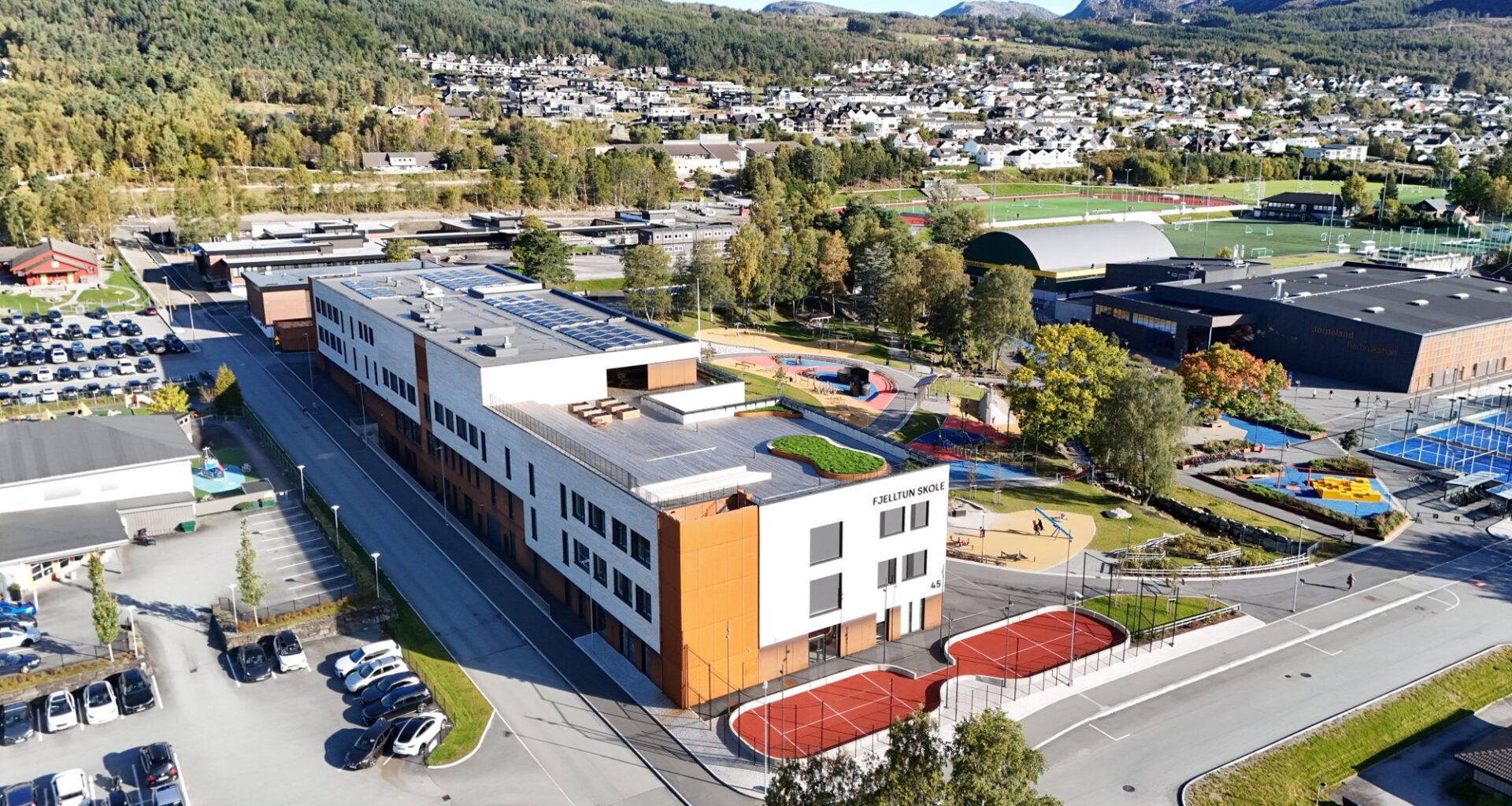 Strand, Hjelmeland | Å spare seg til fant(unger) - Strandbuen
