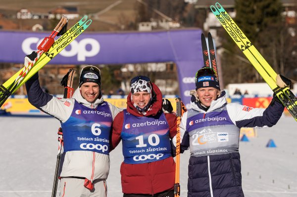Toblach, Italia 20251231. 
USAs Gus Schumacher vant 5 km heat fri teknikk  for menn i Toblach. Østerrikes Benjamin Moser kom på andre plass og Lars Heggen kom på tredje plass.
Foto: Terje Pedersen / NTB