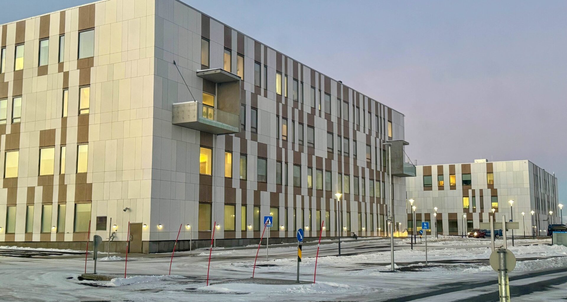 Hammerfest, Uvær | Sykehuset advarer mot været: – Anbefaler folk å bli kjørt til døra - iFinnmark