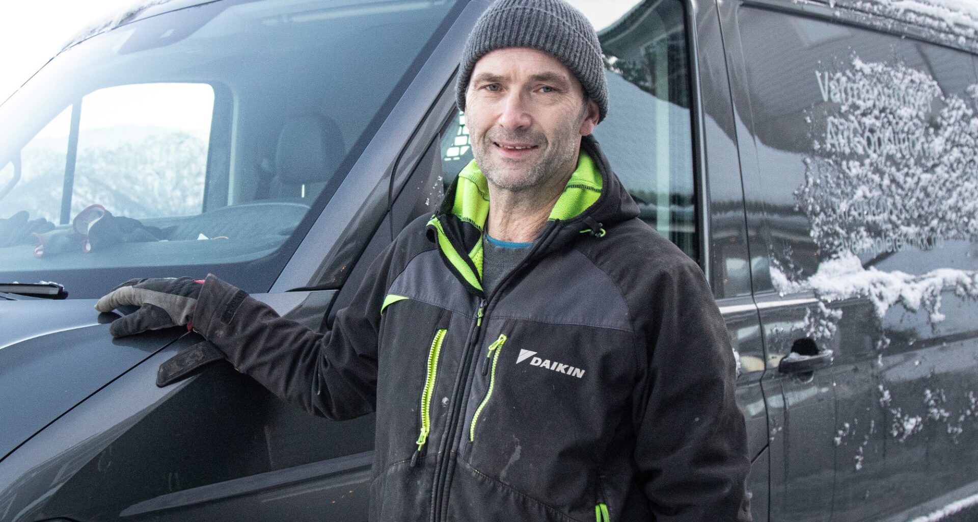 Næringsliv, Ver | Etterspørselen har skote i vêret: – Ekstremt travelt - Firda