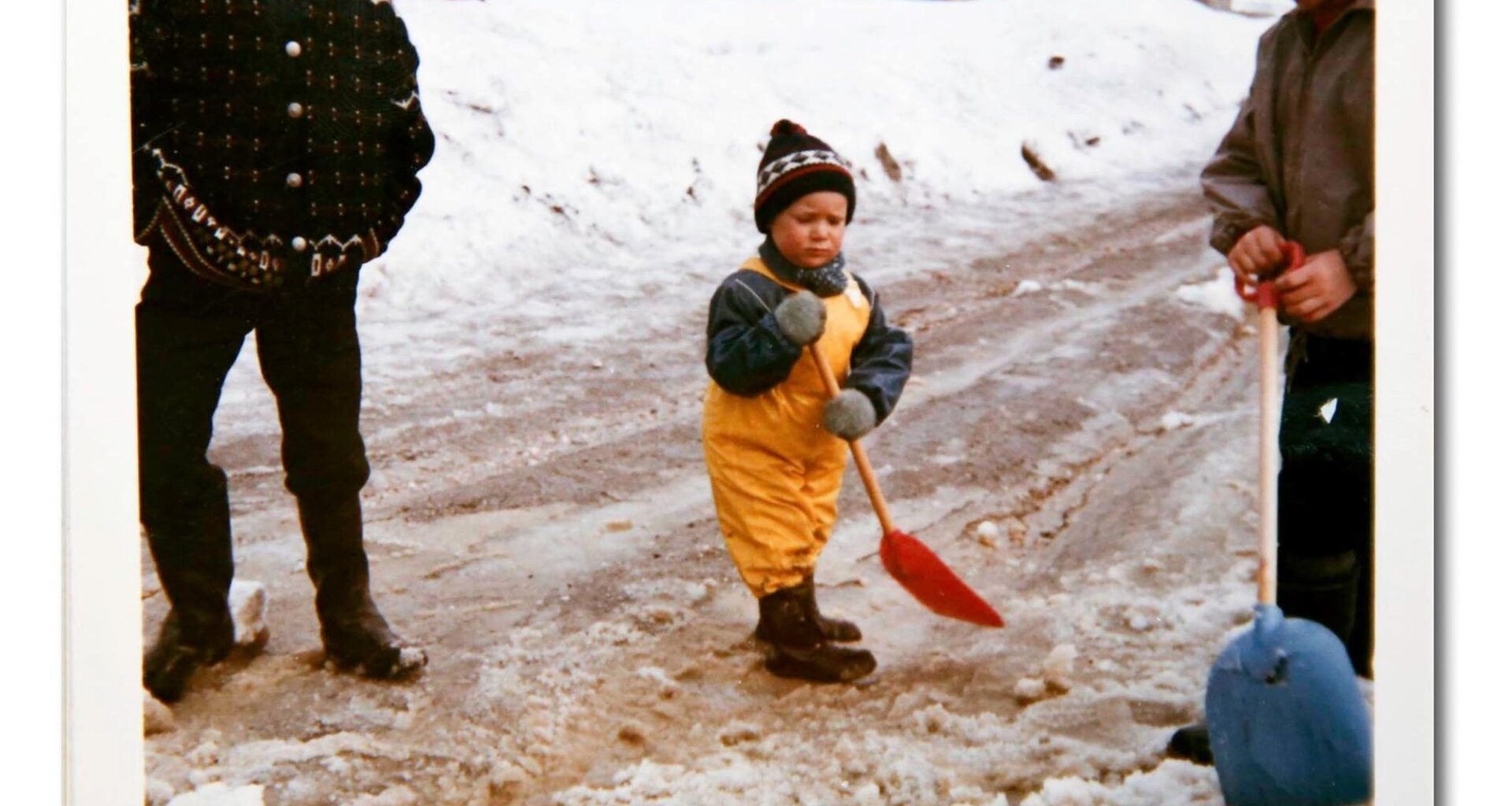 Barndom, Boomer-generasjonen | Boomer-generasjonen tålte 30 minus, dagens unge tåler ikke at mobilen dør