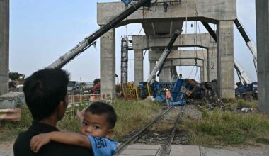 Thailand, Togulykke | Minst tolv døde da kran kollapset over tog i Thailand