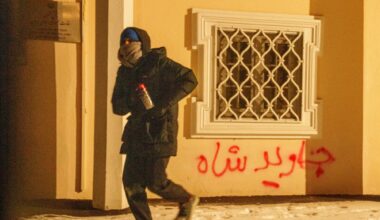 Krim, Frogner | Tok seg inn på am­bas­sa­de: – Tag­ging og til­sø­ling