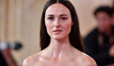 Renate Reinsve, Tv | Vekket oppsikt på rød løper