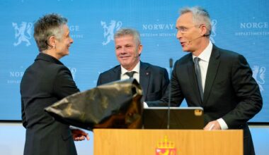 Politikk, Kommunekommisjonen | Stoltenberg advarer om diskusjon om kommunereform