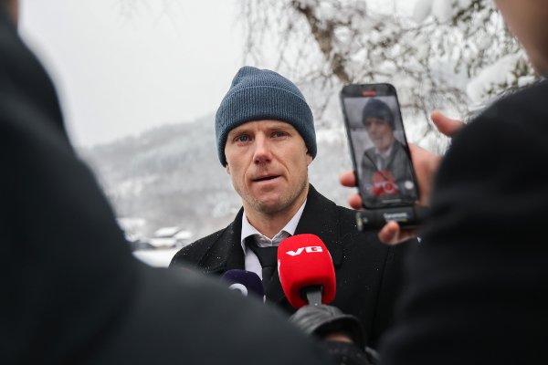 Lillehammer 20260113. 
Vetle Sjåstad Christiansen etter bisettelsen. 
Bisettelse for Skiskytter Guttorm Sivert Bakken i Nordre Ål Kirke på Lillehammer
Foto: Geir Olsen / NTB