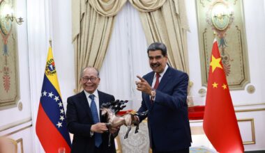 Kina, Venezuela | Maduros siste bilde: Møtte kinesisk toppdiplomat timer før Trump angrep
