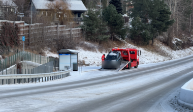Sogndal, Politi | Bil snurra rundt og hamna i grøfta