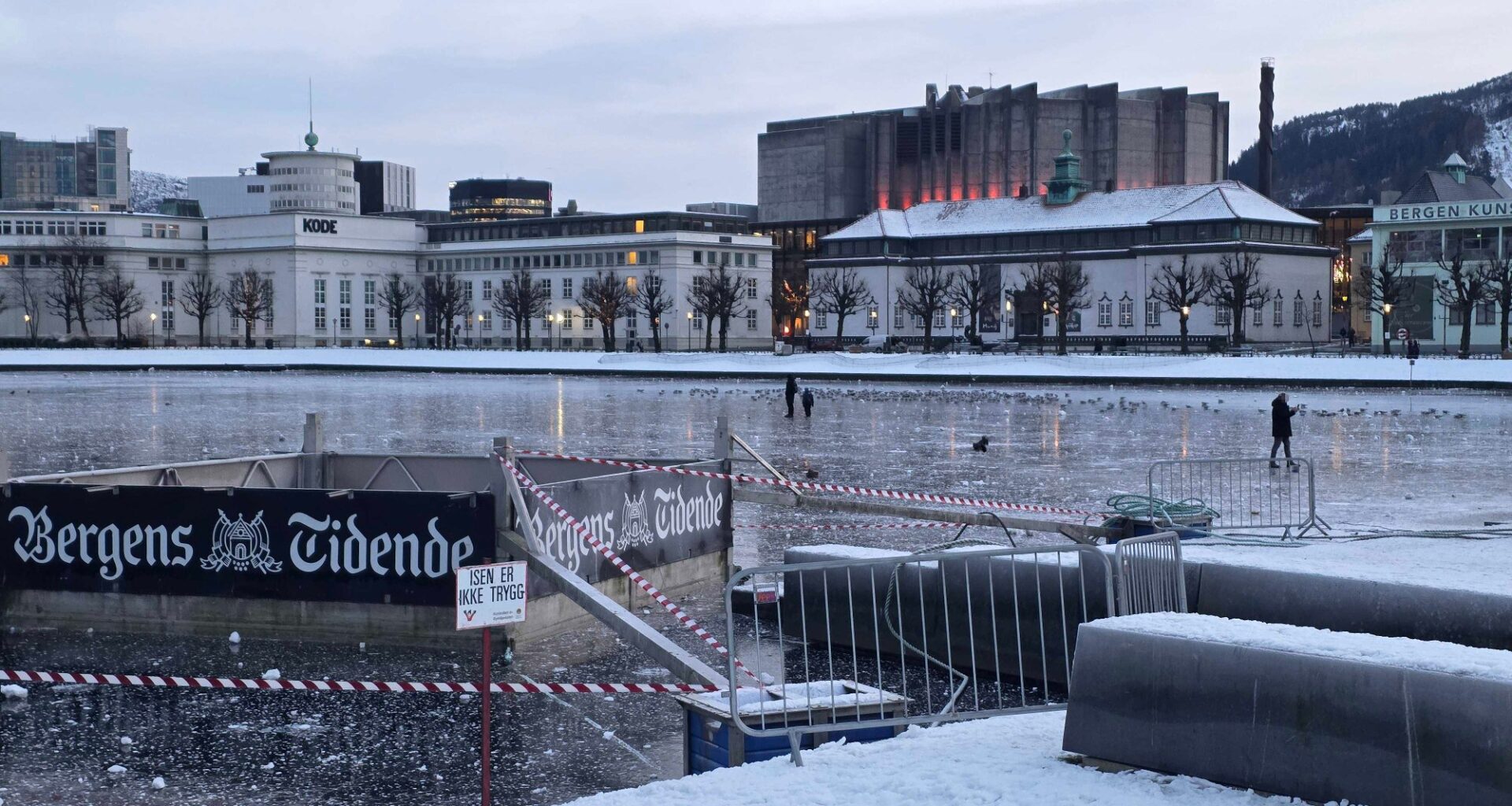 Nyheter, Utrygg is | Gikk på utrygg is på Lille Lungegårdsvann i Bergen