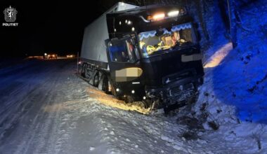 Saltdal, Politi | Trailer kjørte i grøfta på E6