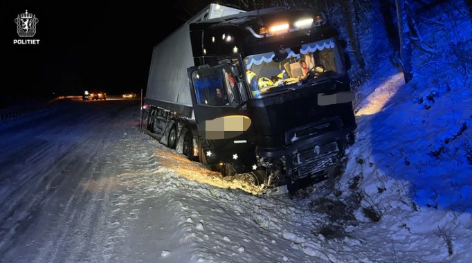 Saltdal, Politi | Trailer kjørte i grøfta på E6