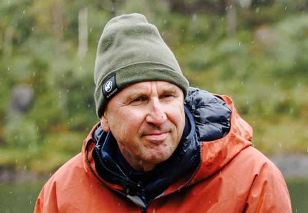 Skaper kraftige reaksjoner: – Mannen er jo ikke frisk - Simen Agdestein hisset på seg flere av deltakerne i «Vokteren».