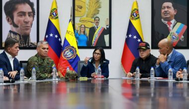 Hvem styrer i Venezuela? Dette er kvinnen som Trump plasserte i sjefsstolen – NRK Urix – Utenriksnyheter og -dokumentarer