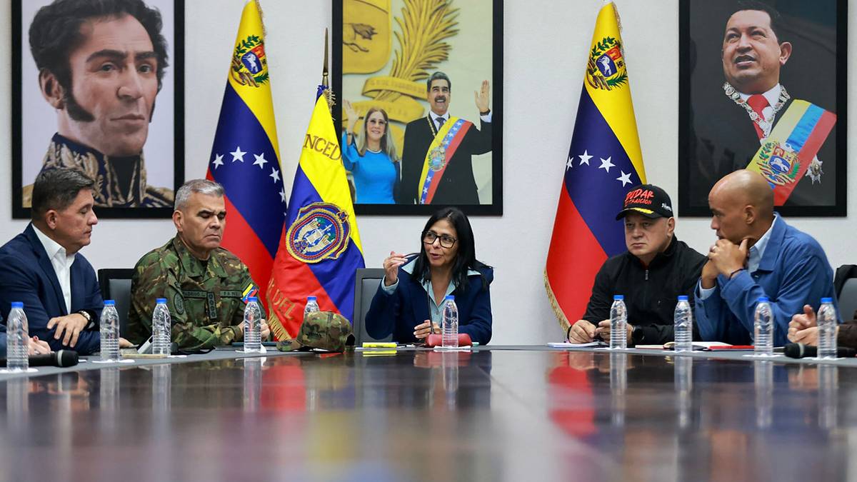 Hvem styrer i Venezuela? Dette er kvinnen som Trump plasserte i sjefsstolen – NRK Urix – Utenriksnyheter og -dokumentarer