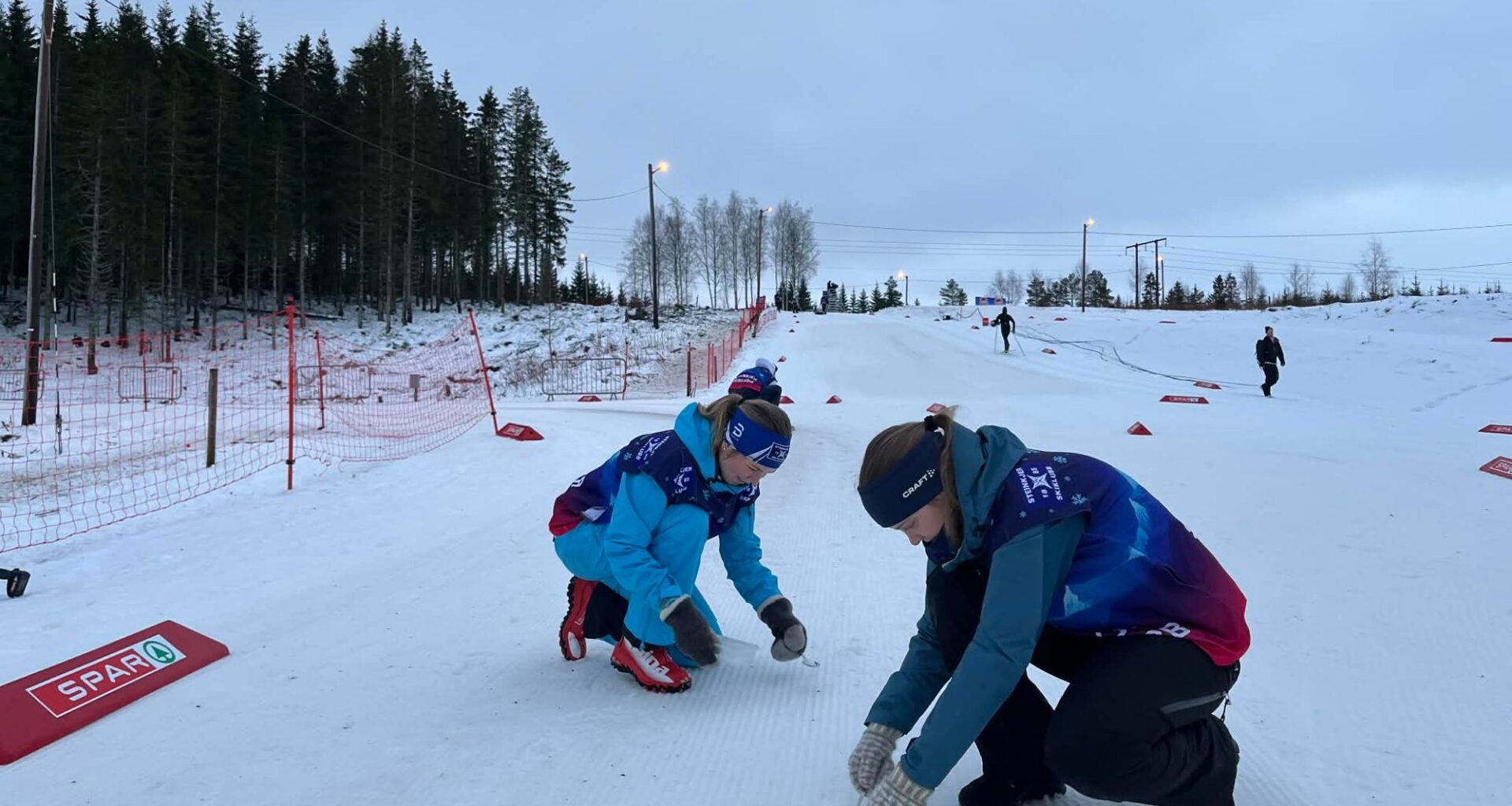 Steinkjer, Sport | Regnvær skaper NM-trøbbel: – Må plukke stein med spiseskje - Trønder-Avisa