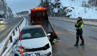 Trafikkulykke, E18 | Bil kolliderte med autovernet på E18 ved Lasses - Telemarksavisa
