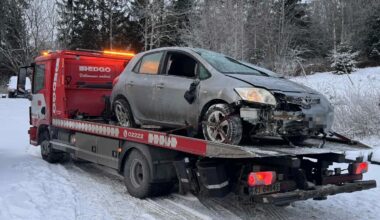 Ulykker og hendelser, Asker | Bil havnet på taket – sjåfør mistet lappen